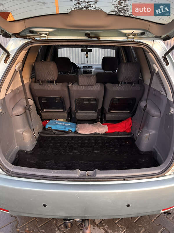 Минивэн Toyota Avensis Verso 2002 в Черновцах фото 12 Минивэн Toyota Avensis Verso 2002 в Черновцах