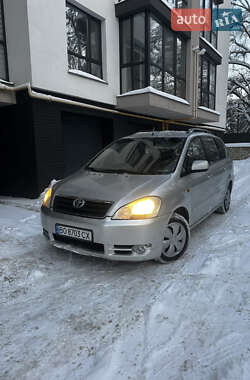 Мінівен Toyota Avensis Verso 2003 в Тернополі