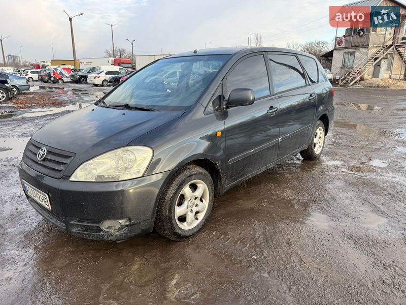 Toyota Avensis Verso 2002