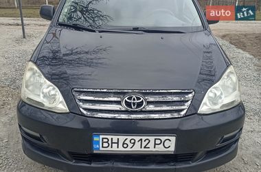 Мінівен Toyota Avensis Verso 2004 в Ширяєвому