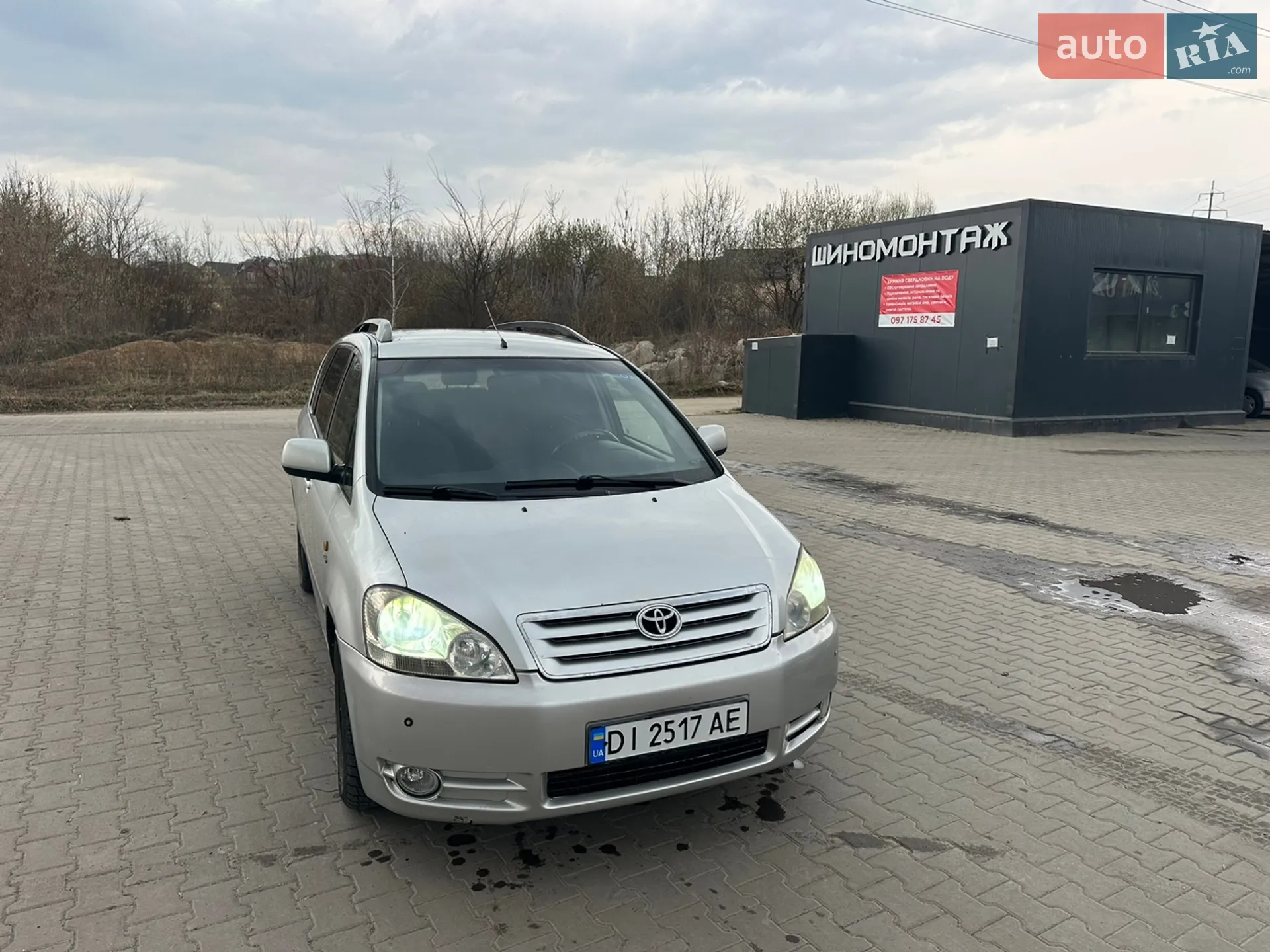 Toyota Avensis Verso 2001