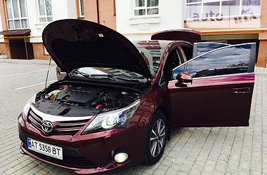 Седан Toyota Avensis 2013 в Ивано-Франковске