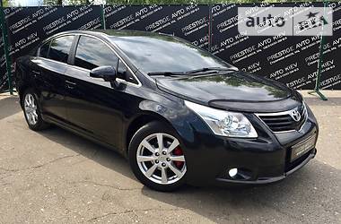 Седан Toyota Avensis 2012 в Киеве