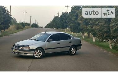 Седан Toyota Avensis 2002 в Одессе