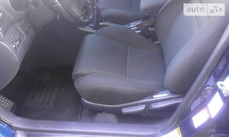 Седан Toyota Avensis 2004 в Летичеве фото 13 Седан Toyota Avensis 2004 в Летичеве