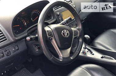 Универсал Toyota Avensis 2011 в Тернополе