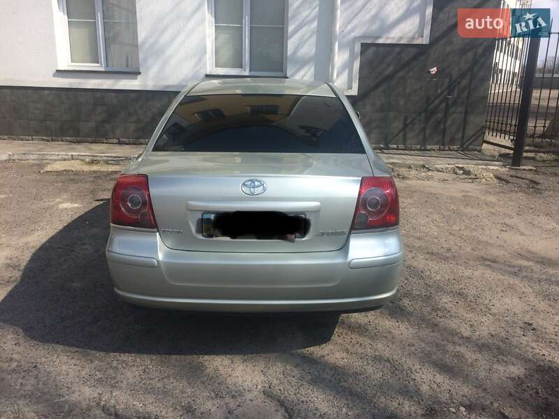 Седан Toyota Avensis 2007 в Львове