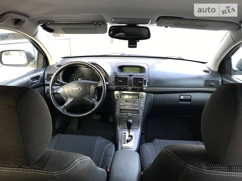 Седан Toyota Avensis 2003 в Бердичеві