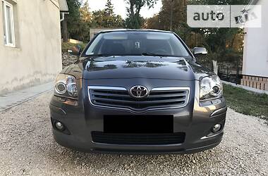 Седан Toyota Avensis 2008 в Тернополе