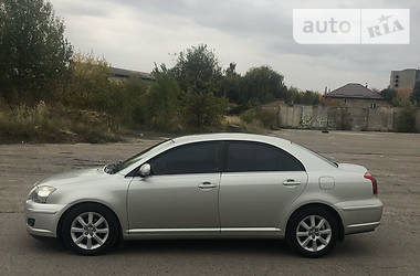 Седан Toyota Avensis 2008 в Ровно