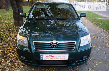 Седан Toyota Avensis 2005 в Николаеве