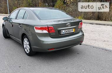 Седан Toyota Avensis 2009 в Днепре