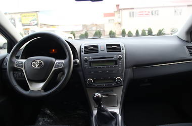 Седан Toyota Avensis 2009 в Одесі