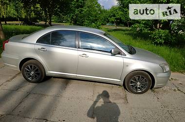 Седан Toyota Avensis 2004 в Львове