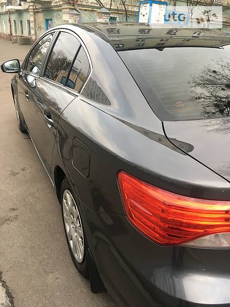 Седан Toyota Avensis 2013 в Києві