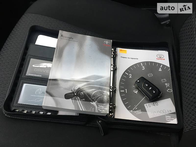 Седан Toyota Avensis 2013 в Києві