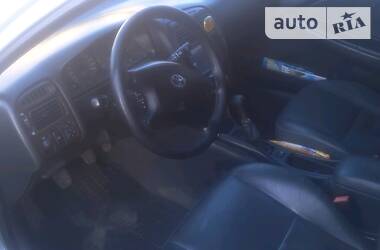 Седан Toyota Avensis 2001 в 