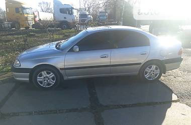 Седан Toyota Avensis 2001 в 