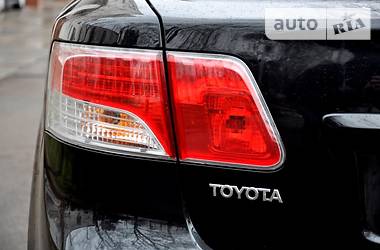 Седан Toyota Avensis 2012 в 