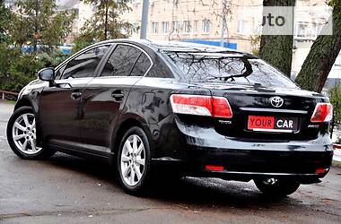 Седан Toyota Avensis 2012 в 