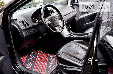 Седан Toyota Avensis 2012 в 
