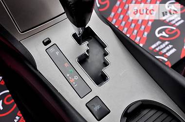 Седан Toyota Avensis 2012 в 