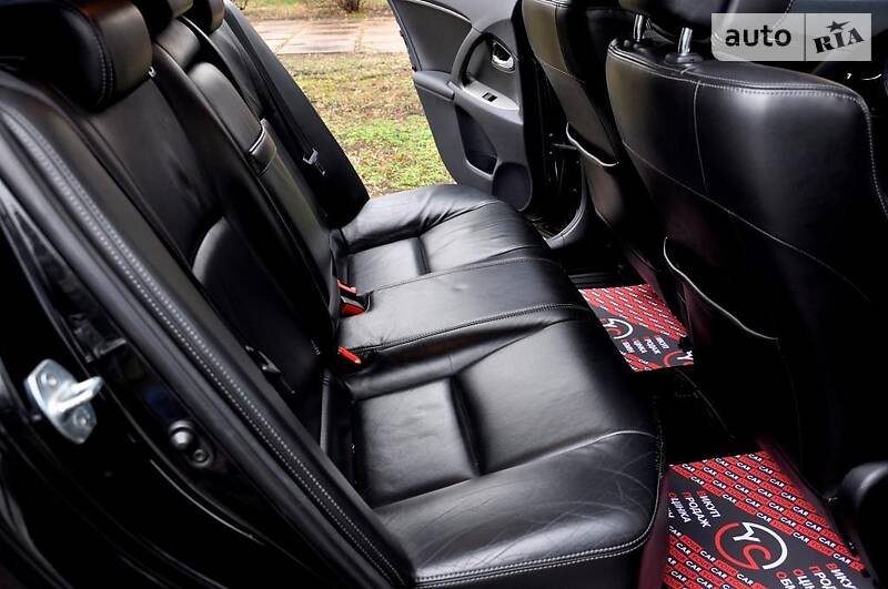 Седан Toyota Avensis 2012 в Киеве фото 47 Седан Toyota Avensis 2012 в Киеве