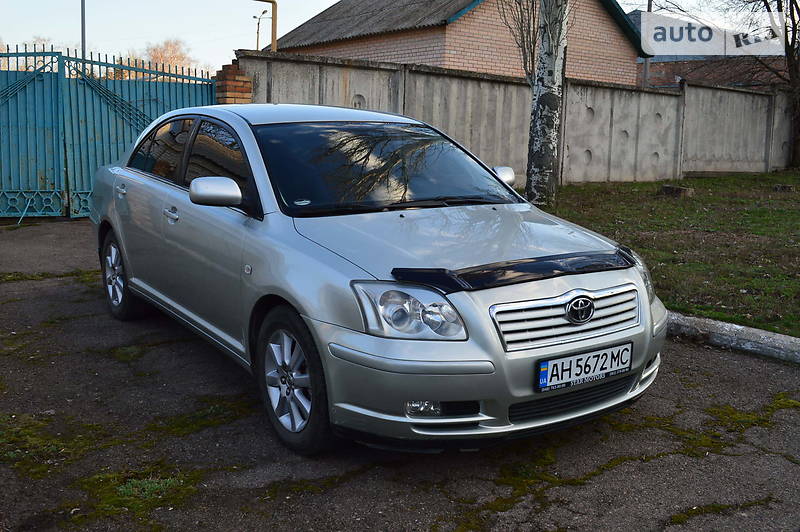 Седан Toyota Avensis 2003 в Краматорске