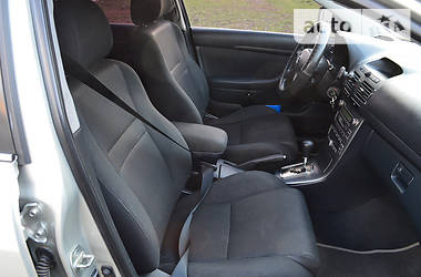 Седан Toyota Avensis 2003 в 
