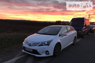 Універсал Toyota Avensis 2012 в 
