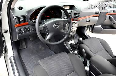 Седан Toyota Avensis 2006 в 
