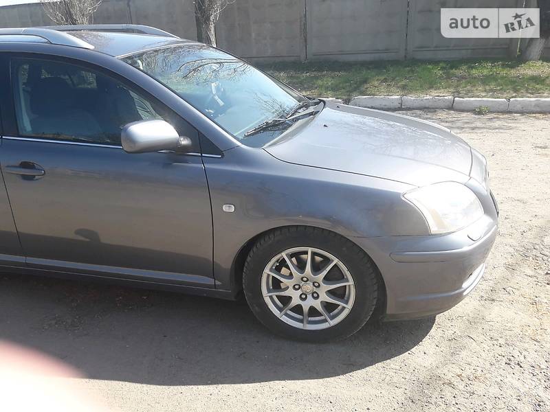 Універсал Toyota Avensis 2003 в Первомайську