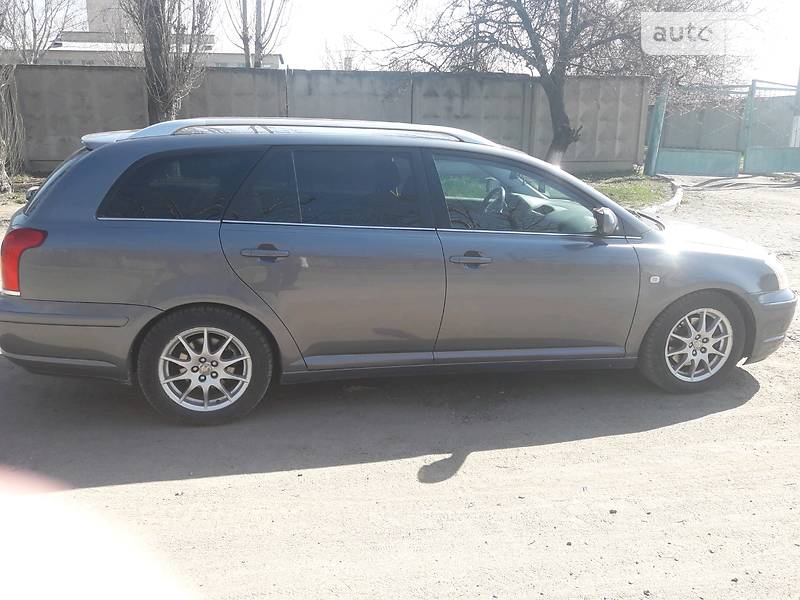 Універсал Toyota Avensis 2003 в Первомайську
