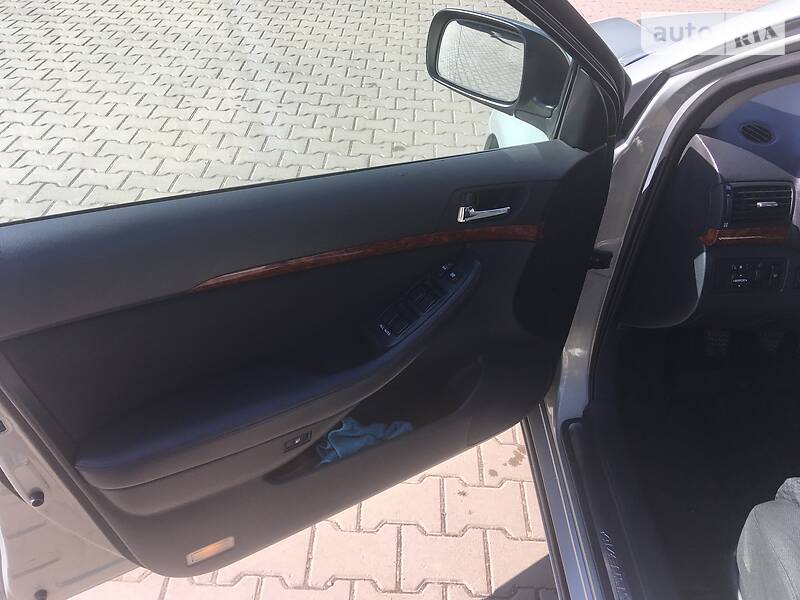 Хетчбек Toyota Avensis 2003 в Львові