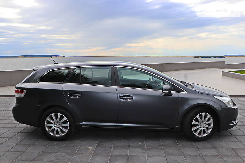 Універсал Toyota Avensis 2011 в Кременчуці