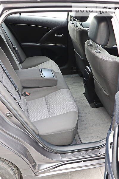 Універсал Toyota Avensis 2011 в Кременчуці