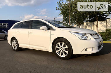 Універсал Toyota Avensis 2011 в 