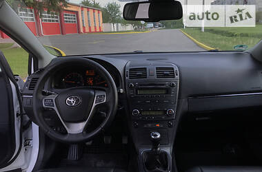 Універсал Toyota Avensis 2011 в 
