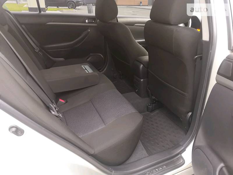 Седан Toyota Avensis 2008 в Борисполі