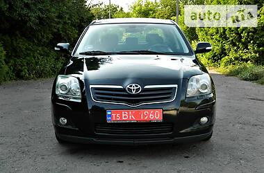 Седан Toyota Avensis 2007 в Ровно