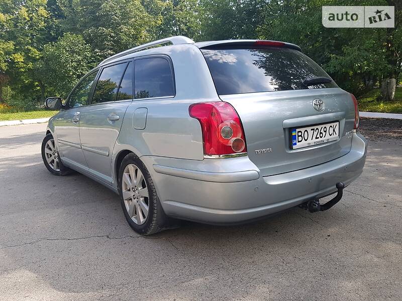 Універсал Toyota Avensis 2009 в Дунаївцях