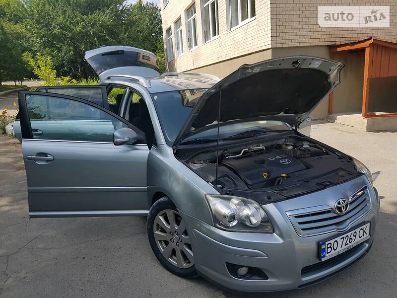 Універсал Toyota Avensis 2009 в Дунаївцях