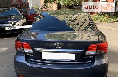 Седан Toyota Avensis 2012 в 