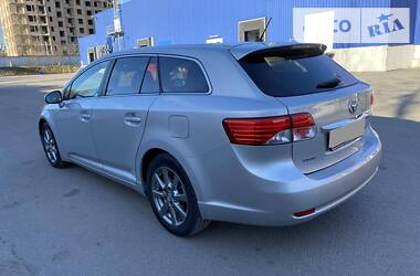 Универсал Toyota Avensis 2013 в Львове