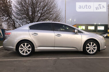 Седан Toyota Avensis 2012 в Киеве