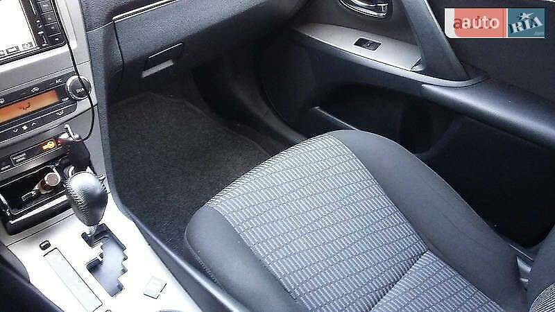 Універсал Toyota Avensis 2011 в Хмельницькому