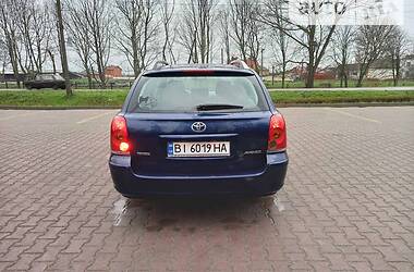 Універсал Toyota Avensis 2005 в Миргороді