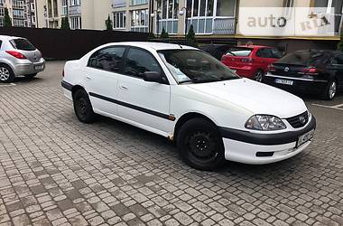 Седан Toyota Avensis 2002 в 