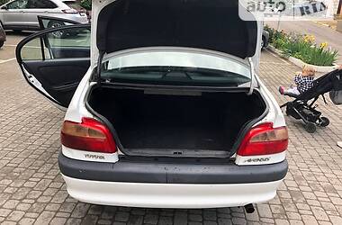 Седан Toyota Avensis 2002 в 