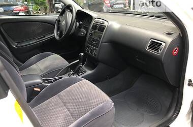 Седан Toyota Avensis 2002 в 